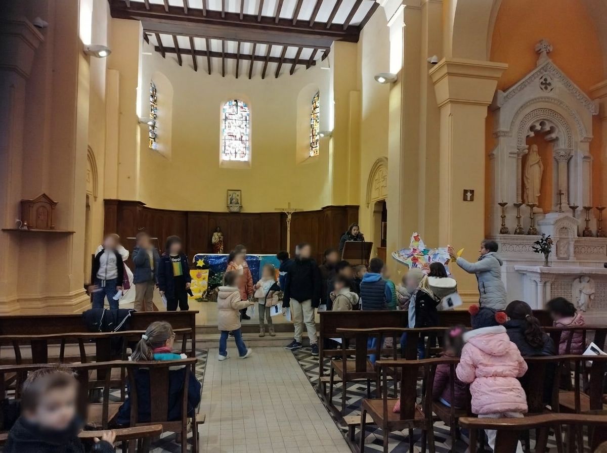 Sortie à l'église avec les enfants de l'école